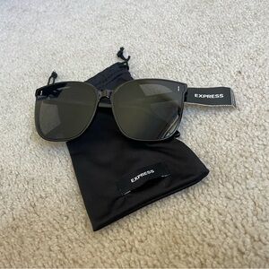 Express Sunglasses in Black